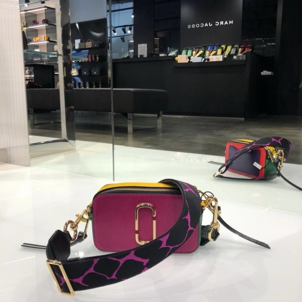 New Marc Jacobs Snapshot shoulder bag